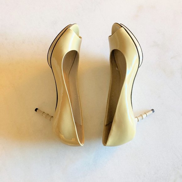 Gucci bamboo accent patent leather peep toe pump (beige / banana cream yellow) - Picture 10 of 12
